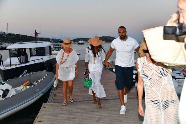 Naomi Campbell'dan Bodrum'da, 10 çift sandaletlik kaçış 6